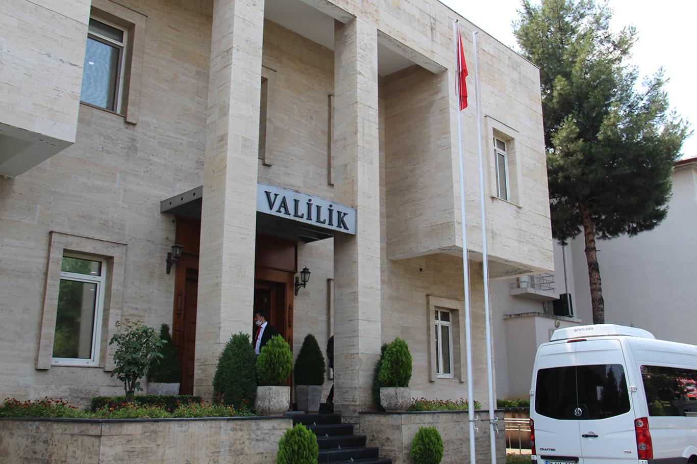 Bakan Soylu, Diyarbakır’da düzenlenen güvenlik toplantısına katıldı Bakan Soylu, Diyarbakır’da düzenlenen güvenlik toplantısına katıldı